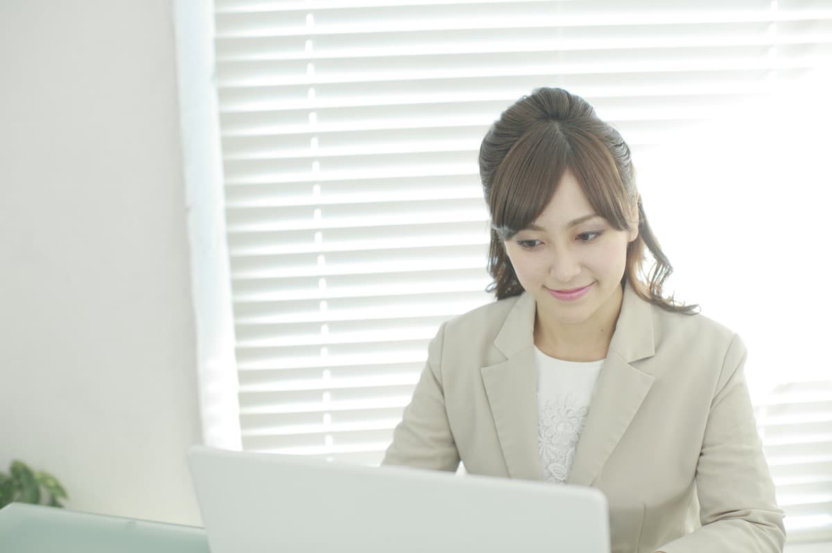 正しい姿勢画像